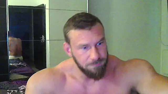 muscularkevin online show from May 16, 2026, 3:25 am