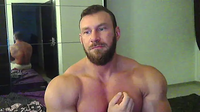 muscularkevin online show from May 18, 2026, 3:46 am