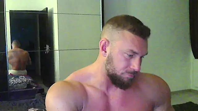 muscularkevin online show from May 19, 2026, 3:24 am