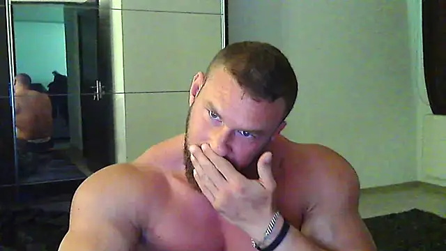 muscularkevin online show from May 25, 2026, 10:54 am