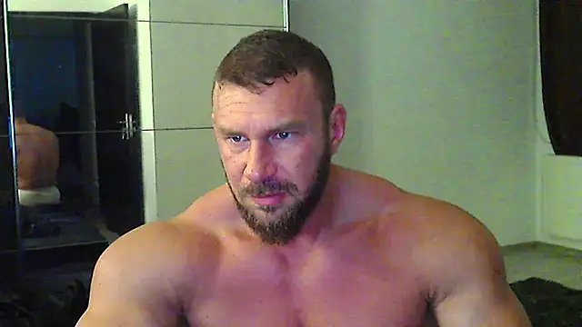 muscularkevin online show from May 26, 2026, 3:24 am