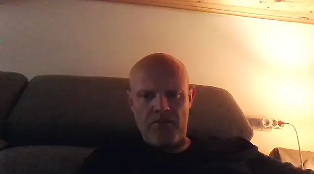 davigochi77bcn online show from February 25, 2025, 11:00 pm