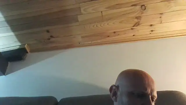 davigochi77bcn online show from March 17, 2025, 7:37 pm