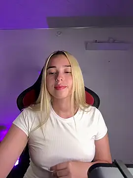 Irisweet  online show from February 2, 2025, 9:34 pm