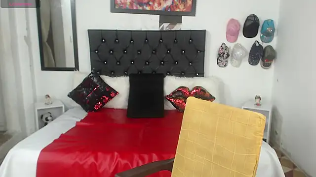 Snapshot of Sweetbigcatt chatting on March 16, 2025, 12:34 am Sweetbigcatt online show from March 16, 2025, 12:34 am