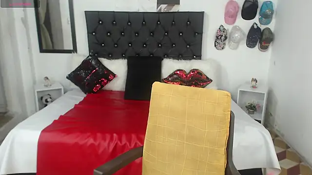 Snapshot of Sweetbigcatt chatting on March 16, 2025, 9:49 am Sweetbigcatt online show from March 16, 2025, 9:49 am