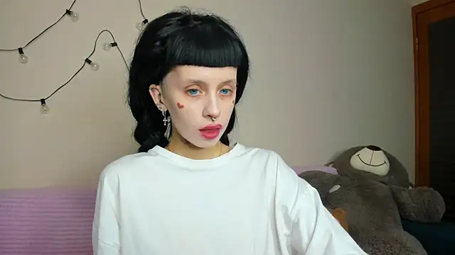 Snapshot of FlowerOfSin2001 chatting on September 12, 2025, 12:49 pm FlowerOfSin2001 online show from September 12, 2025, 12:49 pm