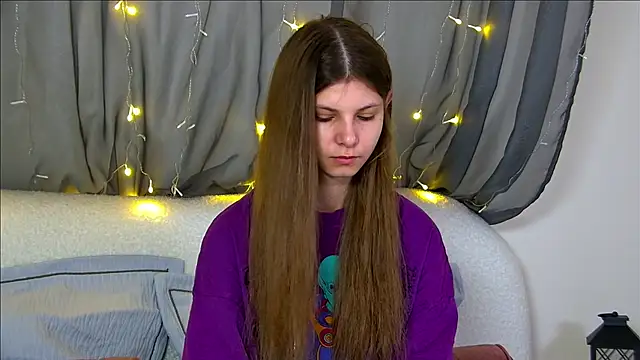 Snapshot of AudreyBarlow chatting on October 28, 2025, 6:28 am AudreyBarlow online show from October 28, 2025, 6:28 am