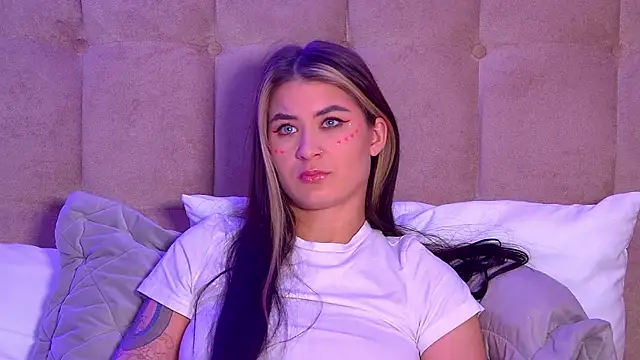 Snapshot of RachelSimpson chatting on March 15, 2025, 9:27 pm RachelSimpson online show from March 15, 2025, 9:27 pm