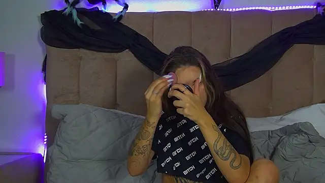 Snapshot of RachelSimpson chatting on October 31, 2025, 6:31 pm RachelSimpson online show from October 31, 2025, 6:31 pm