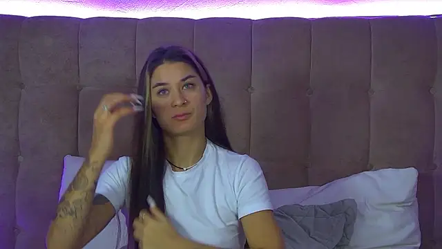 Snapshot of RachelSimpson chatting on November 19, 2025, 6:41 pm RachelSimpson online show from November 19, 2025, 6:41 pm