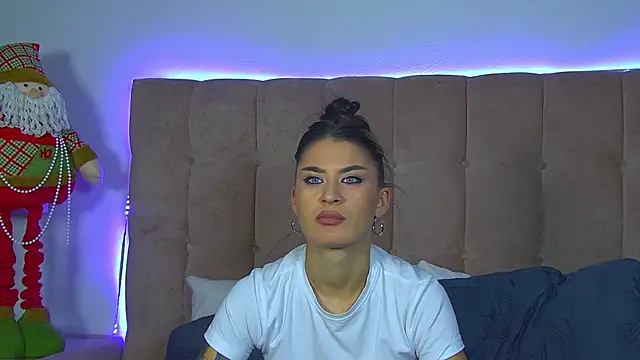 Snapshot of RachelSimpson chatting on December 2, 2025, 6:25 pm RachelSimpson online show from December 2, 2025, 6:25 pm