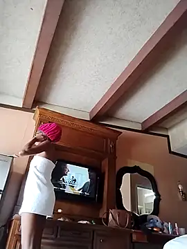 Jasmine FullsShine online show from October 16, 2025, 5:36 pm