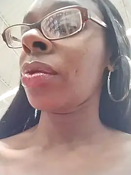 Jasmine FullsShine online show from November 4, 2025, 6:29 pm