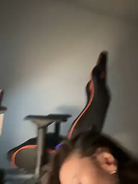 Snapshot of Bastet chatting on December 3, 2024, 10:29 pm Bastet online show from December 3, 2024, 10:29 pm