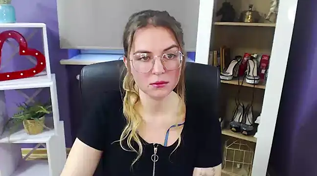 Zoey Erotic online show from December 23, 2024, 10:21 am