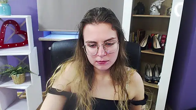 Zoey Erotic online show from February 13, 2025, 8:48 am