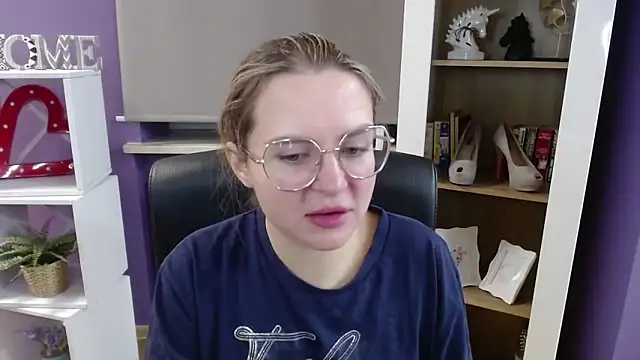 Zoey Erotic online show from November 18, 2025, 5:34 am