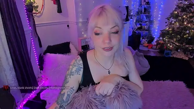 AliceW0lf online show from January 12, 2026, 6:57 pm