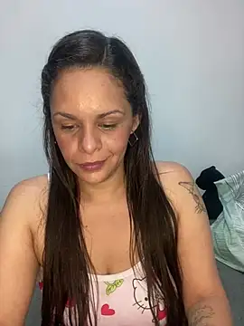 Snapshot of Kataliina chatting on February 7, 2025, 5:20 am Kataliina online show from February 7, 2025, 5:20 am