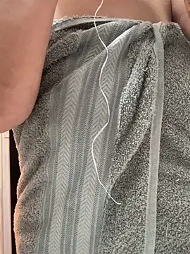 Snapshot of Kataliina chatting on February 28, 2025, 9:23 pm Kataliina online show from February 28, 2025, 9:23 pm