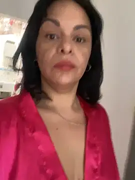 Snapshot of Kataliina chatting on May 9, 2026, 5:18 pm Kataliina online show from May 9, 2026, 5:18 pm