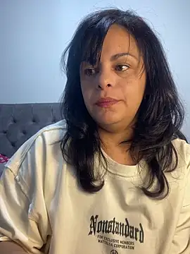 Snapshot of Kataliina chatting on May 19, 2026, 4:19 am Kataliina online show from May 19, 2026, 4:19 am