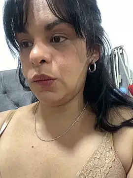Snapshot of Kataliina chatting on June 3, 2026, 4:37 am Kataliina online show from June 3, 2026, 4:37 am
