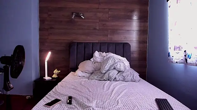 anthonylatynxd online show from April 23, 2026, 3:25 pm