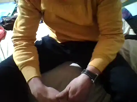 Snapshot of MmaxX004 chatting on March 20, 2025, 12:19 am MmaxX004 online show from March 20, 2025, 12:19 am