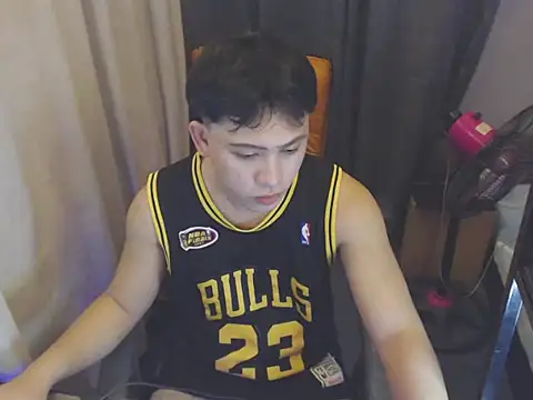 Snapshot of princeJayX chatting on June 8, 2026, 10:04 am princeJayX online show from June 8, 2026, 10:04 am
