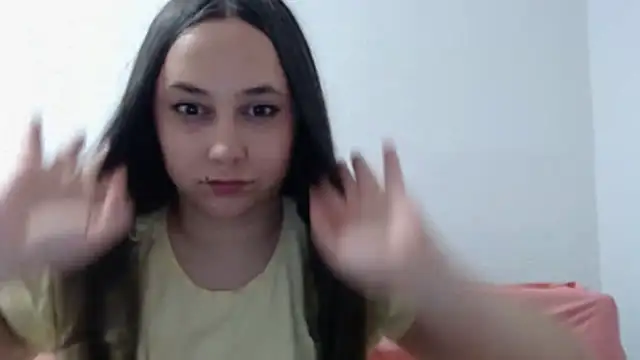 Snapshot of Sara94live chatting on April 25, 2026, 6:05 am Sara94live online show from April 25, 2026, 6:05 am
