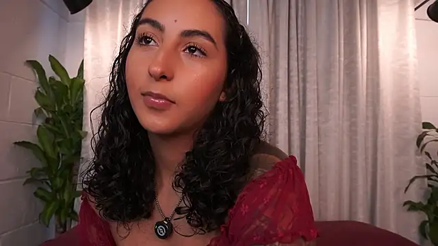 agatha collins  online show from April 17, 2026, 6:33 pm