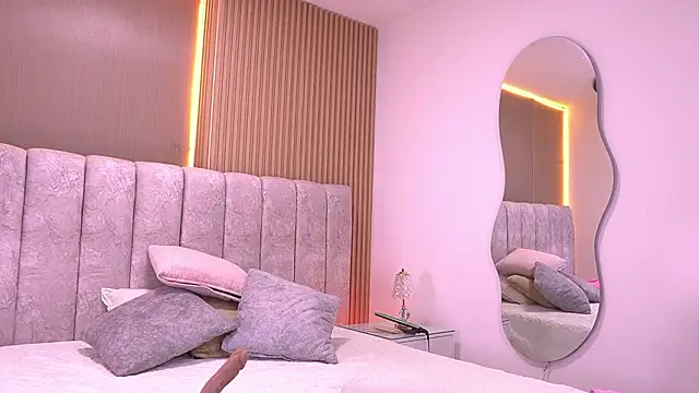 violeta aroca online show from February 24, 2026, 3:04 am