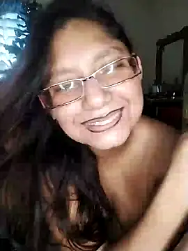 Snapshot of Sivanija_21 chatting on December 13, 2024, 3:54 pm Sivanija 21 online show from December 13, 2024, 3:54 pm