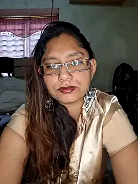 Snapshot of Sivanija_21 chatting on February 25, 2025, 2:11 pm Sivanija 21 online show from February 25, 2025, 2:11 pm