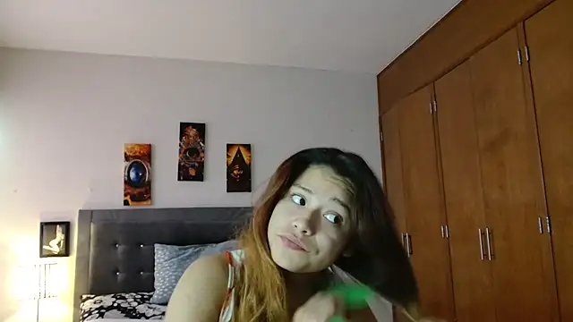 Snapshot of 3littleschoolteens chatting on November 5, 2025, 5:46 pm 3littleschoolteens online show from November 5, 2025, 5:46 pm