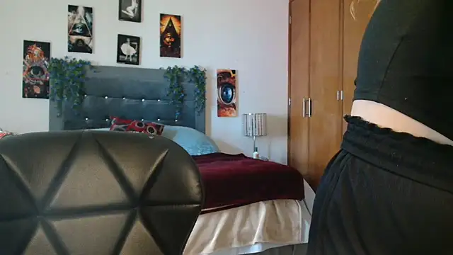 Snapshot of 3littleschoolteens chatting on December 15, 2025, 8:13 pm 3littleschoolteens online show from December 15, 2025, 8:13 pm