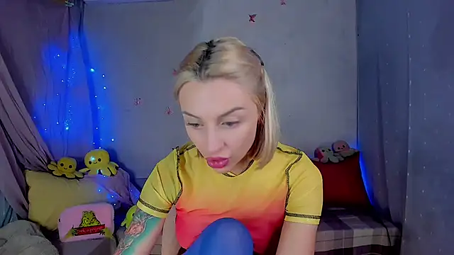 Snapshot of LickLizzy chatting on January 12, 2026, 10:26 pm LickLizzy online show from January 12, 2026, 10:26 pm