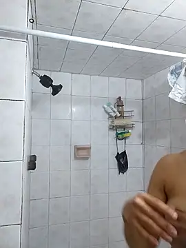 LaInsaciableIntensa online show from September 17, 2025, 10:33 pm