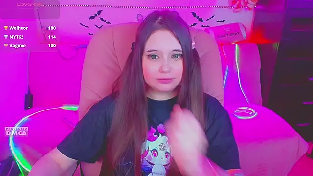 Lolisuccub online show from April 19, 2026, 6:10 pm