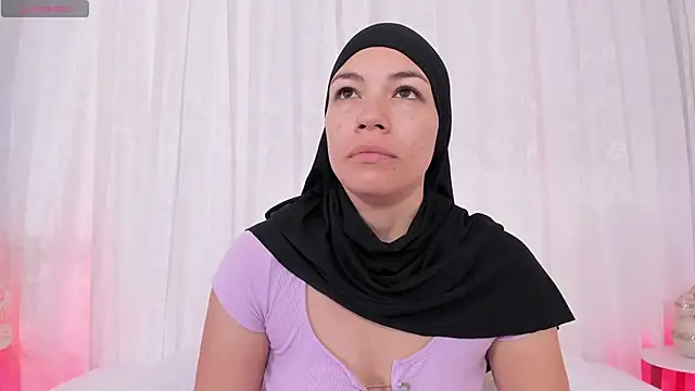 Snapshot of aisha_vs chatting on May 7, 2026, 12:43 pm aisha vs online show from May 7, 2026, 12:43 pm