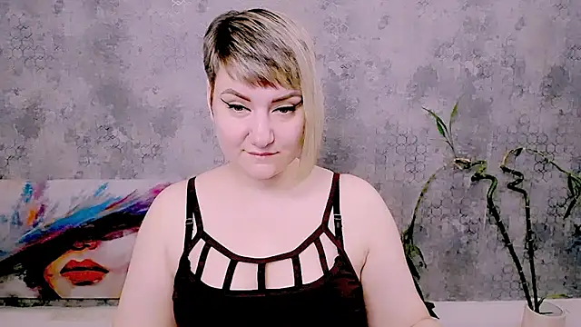 Djullia online show from May 17, 2026, 5:05 am