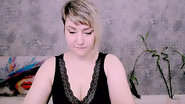 Djullia online show from May 25, 2026, 5:57 am