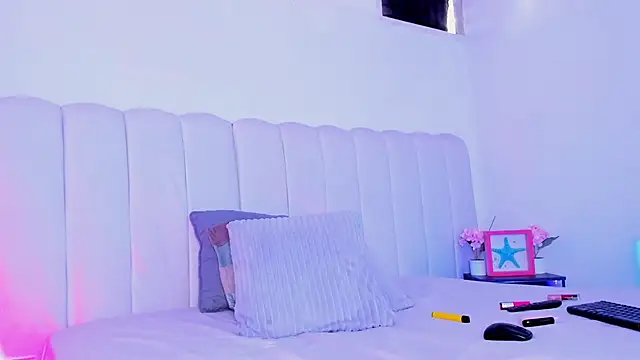 elsalondon online show from December 21, 2025, 9:55 pm