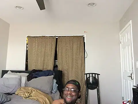 Snapshot of Londonfrotadejr chatting on March 18, 2025, 4:04 pm Londonfrotadejr online show from March 18, 2025, 4:04 pm
