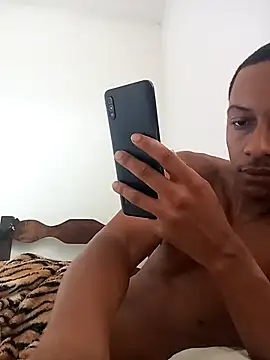 Pretinhoo25 online show from February 24, 2026, 2:48 pm