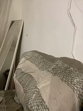 KrisMagnoly online show from April 8, 2026, 11:16 pm