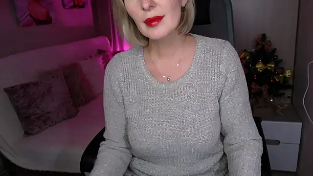 Snapshot of sensualEmilia chatting on January 9, 2025, 6:26 pm sensualEmilia online show from January 9, 2025, 6:26 pm