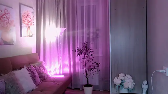 Snapshot of sensualEmilia chatting on January 23, 2025, 10:01 pm sensualEmilia online show from January 23, 2025, 10:01 pm